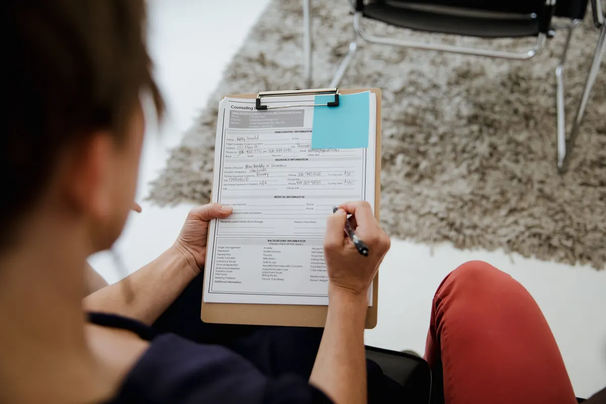 How to Evaluate LLM Outputs: Metrics, Rubrics, and Human Review